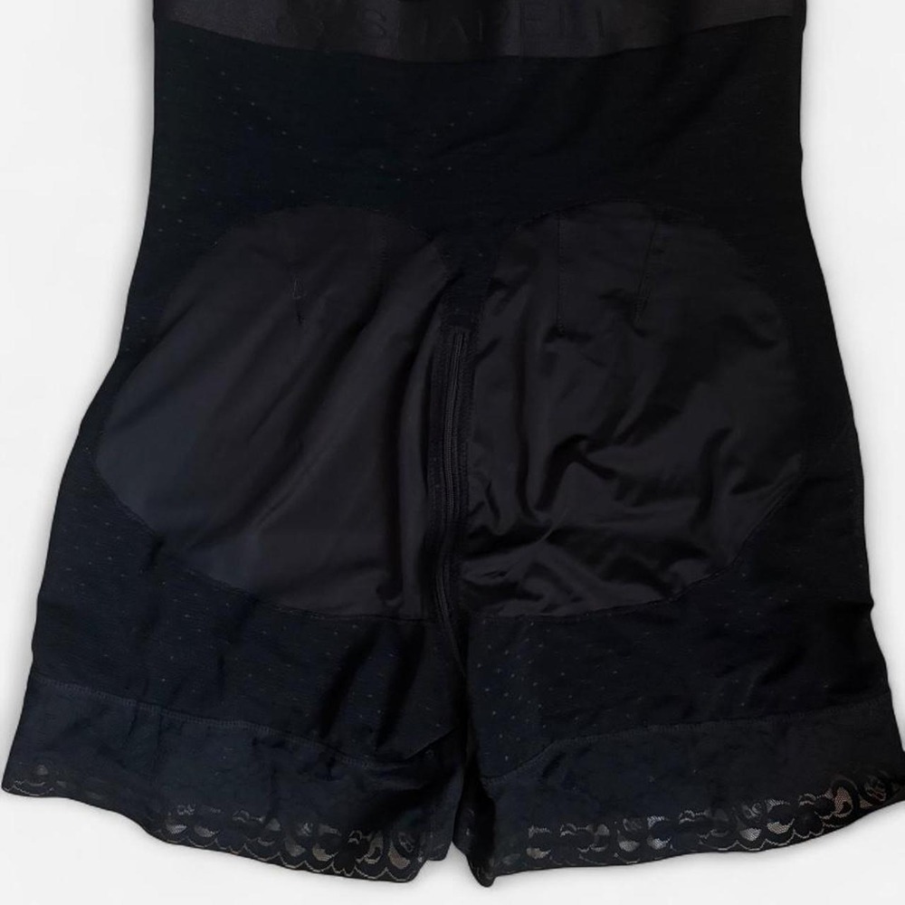 Black High-Waist Shaping Shorts with Lace Trim